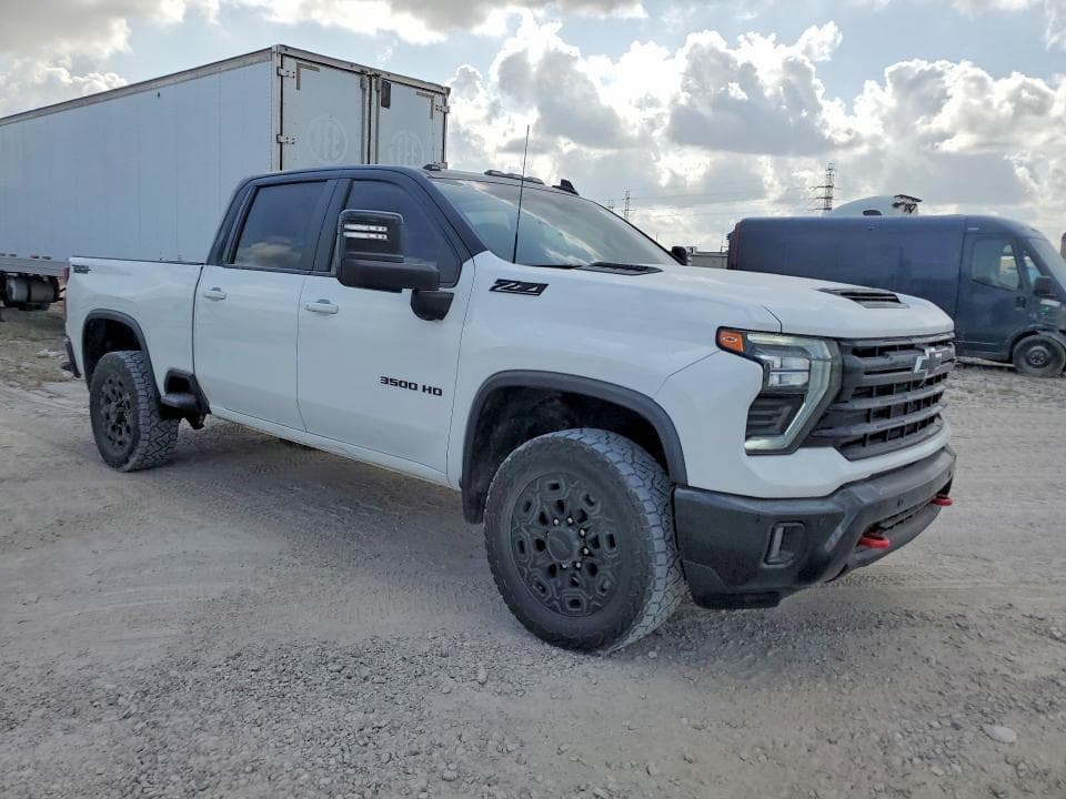 2025 CHEVROLET SILVERADO K3500 LT 4