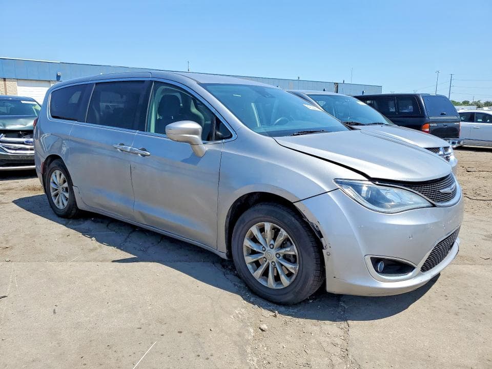 2019 CHRYSLER PACIFICA TOURING PLUS 4