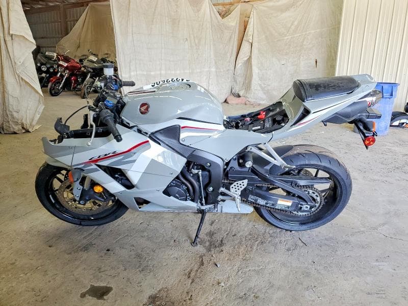 2026 HONDA CBR600 RR 3