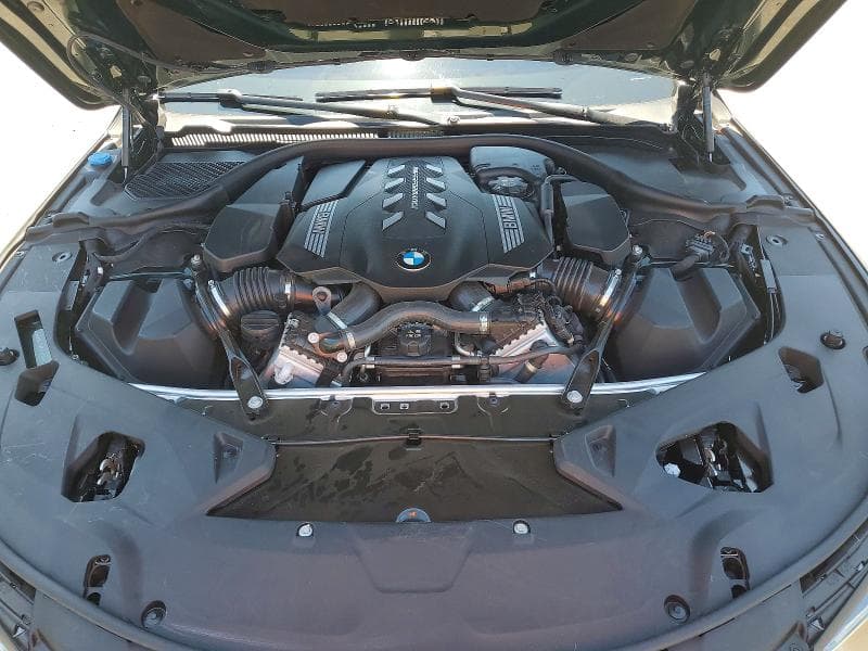 2025 BMW M850XI 11