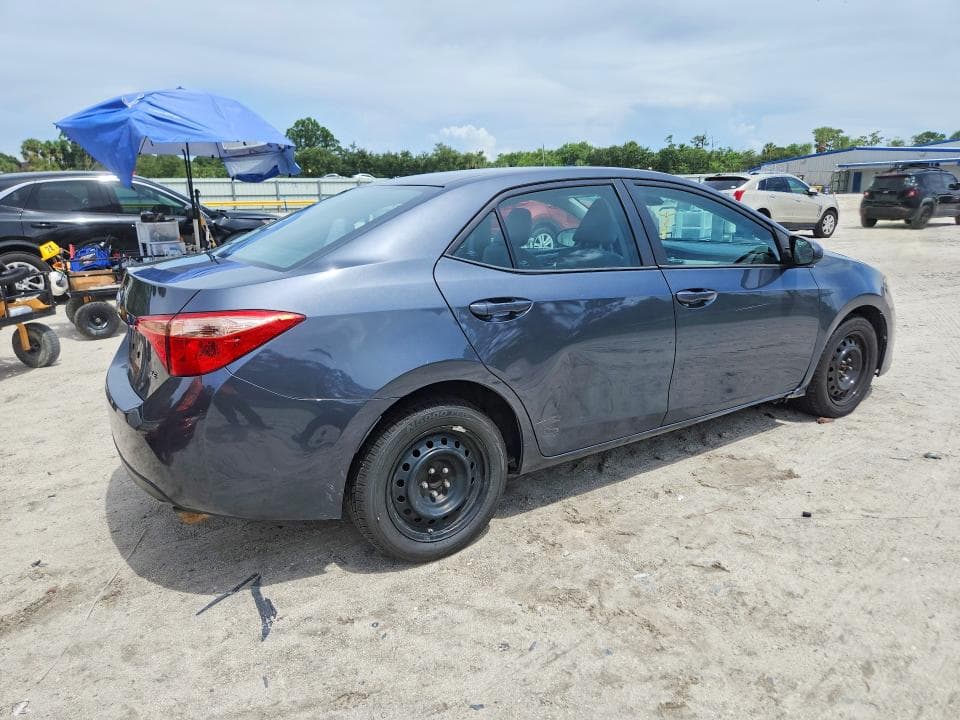 2017 TOYOTA COROLLA LE 3