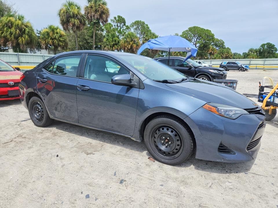2017 TOYOTA COROLLA LE 4