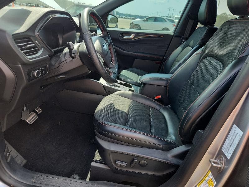 2024 FORD ESCAPE ST LINE 7