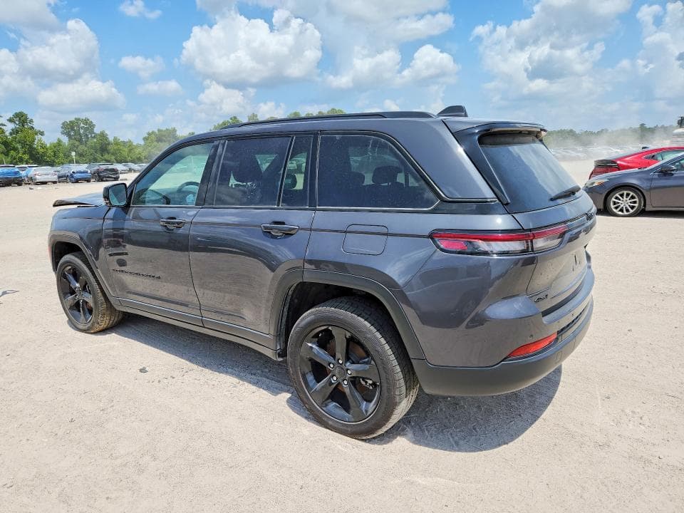2024 JEEP GRAND CHEROKEE LAREDO 2