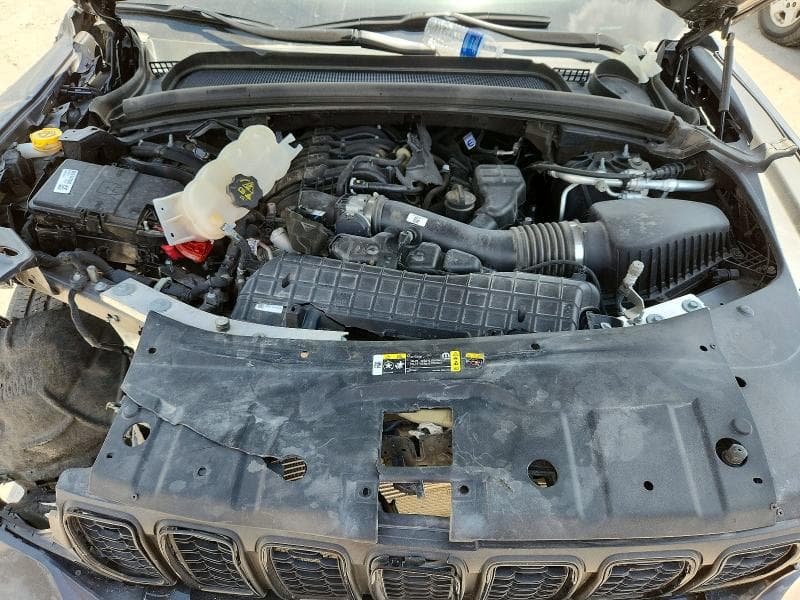 2024 JEEP GRAND CHEROKEE LAREDO 11