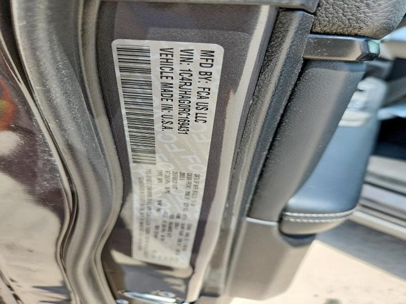 2024 JEEP GRAND CHEROKEE LAREDO 12