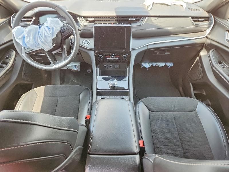 2024 JEEP GRAND CHEROKEE LAREDO 8