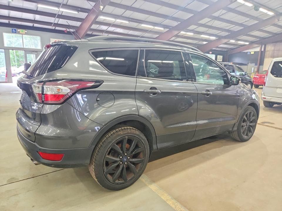 2017 FORD ESCAPE TITANIUM 3