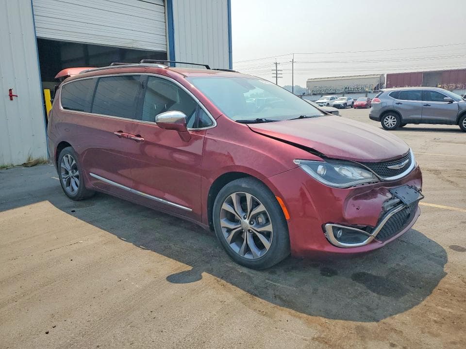 2017 CHRYSLER PACIFICA LIMITED 4