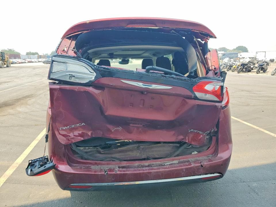 2017 CHRYSLER PACIFICA LIMITED 6