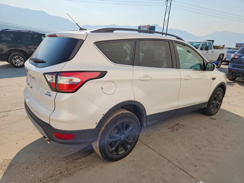 2018 FORD ESCAPE SE 3