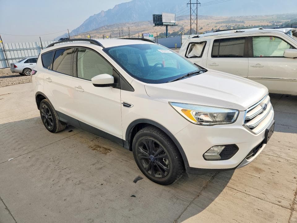 2018 FORD ESCAPE SE 4