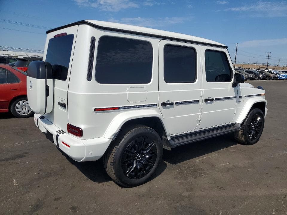 2025 MERCEDES-BENZ G 580E 3