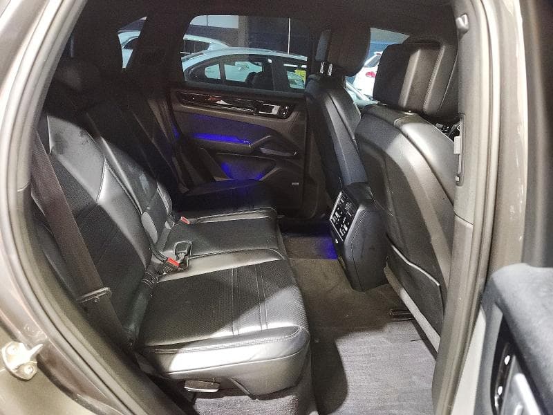 2019 PORSCHE CAYENNE S 11