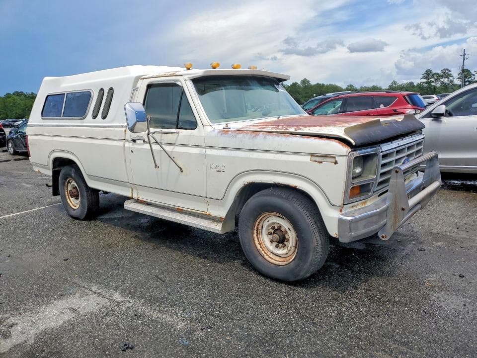1983 FORD F250 4