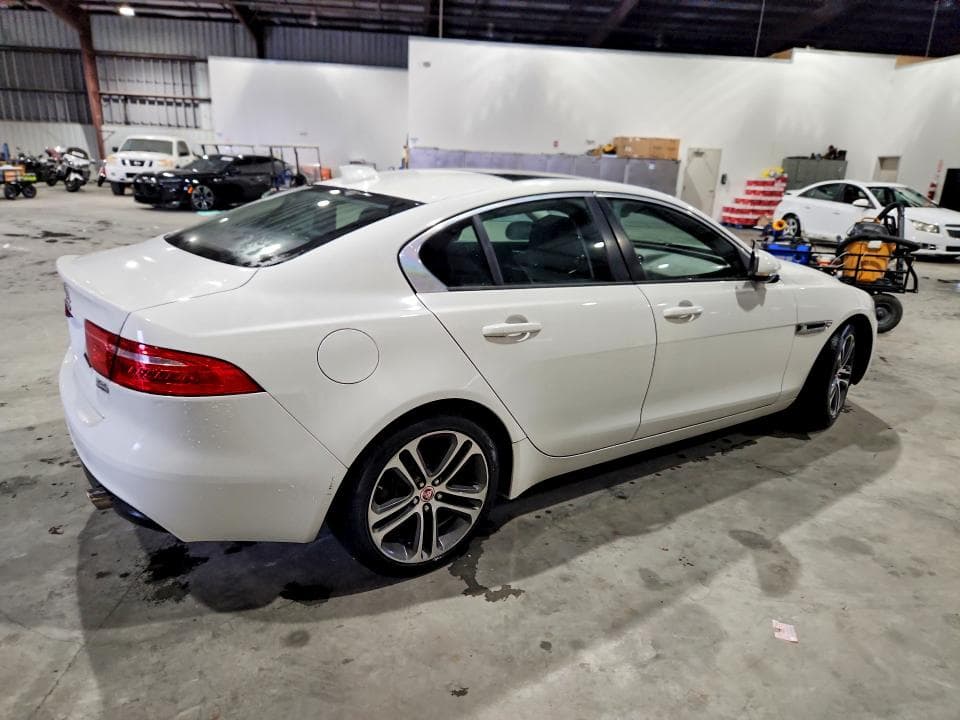 2017 JAGUAR XE PREMIUM 3