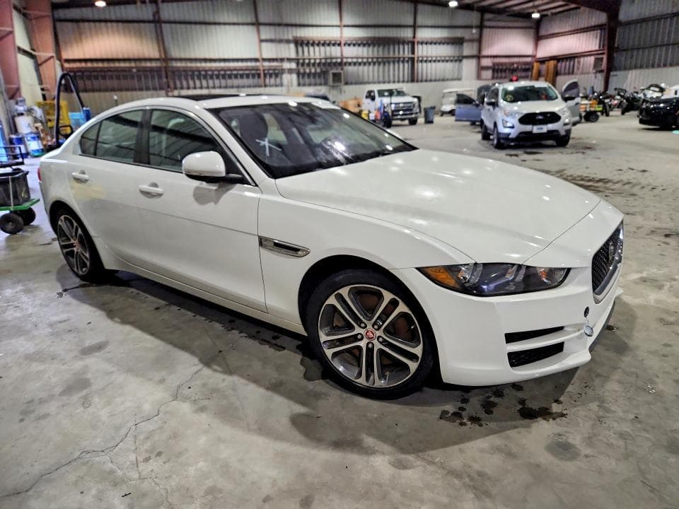 2017 JAGUAR XE PREMIUM 4