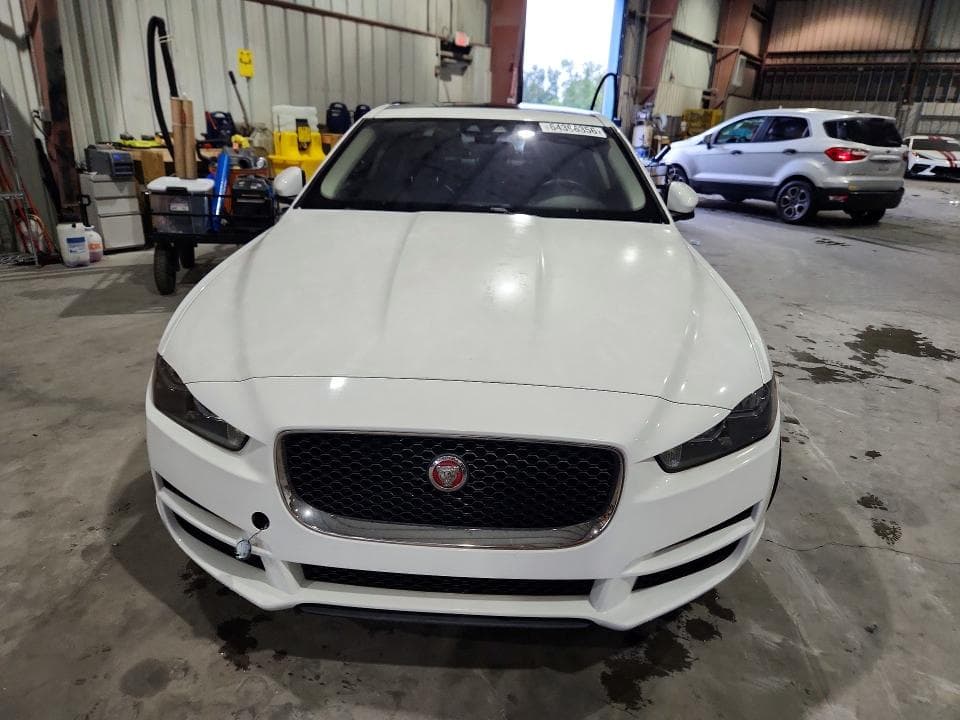 2017 JAGUAR XE PREMIUM 5