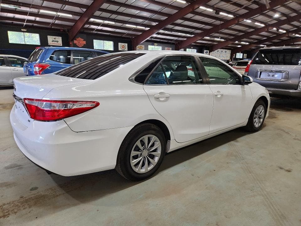 2017 TOYOTA CAMRY LE 3