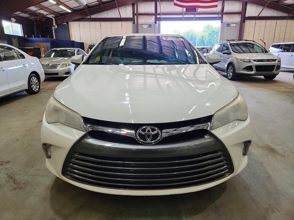 2017 TOYOTA CAMRY LE 5