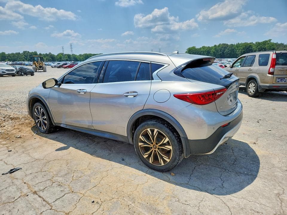 2017 INFINITI QX30 BASE 2