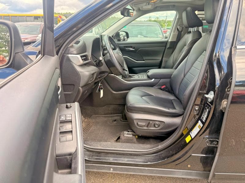 2020 TOYOTA HIGHLANDER XLE 11