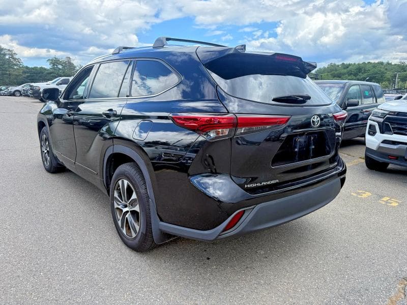2020 TOYOTA HIGHLANDER XLE 3