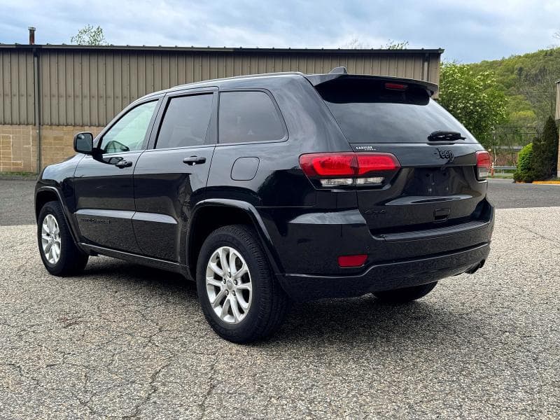 2018 JEEP GRAND CHEROKEE LAREDO 3