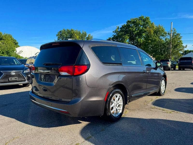 2020 CHRYSLER PACIFICA TOURING L 4