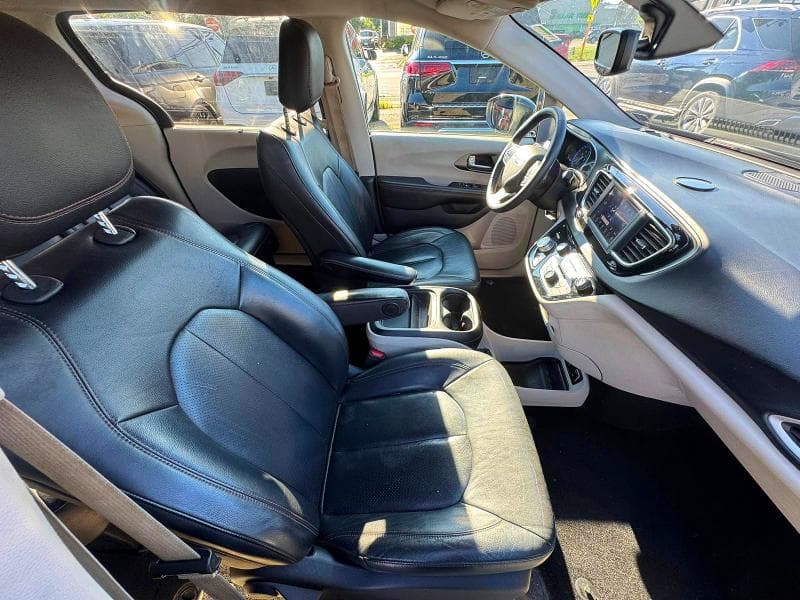 2020 CHRYSLER PACIFICA TOURING L 5