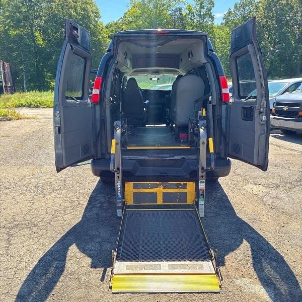 2017 CHEVROLET EXPRESS G2500 LS 6
