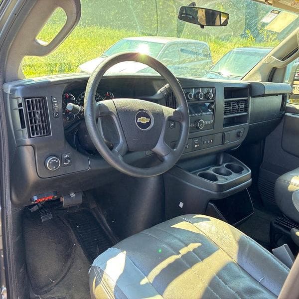 2017 CHEVROLET EXPRESS G2500 LS 9