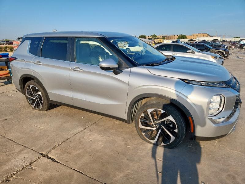 2022 MITSUBISHI OUTLANDER SE SE 4