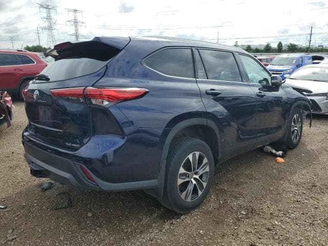 2022 TOYOTA HIGHLANDER XLE 3