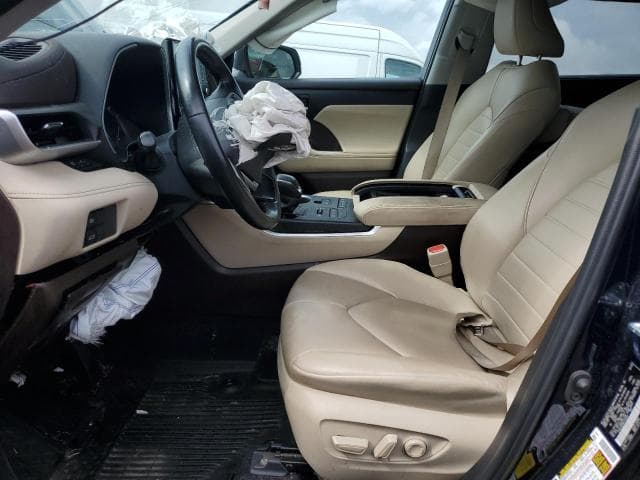 2022 TOYOTA HIGHLANDER XLE 7