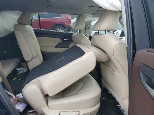 2022 TOYOTA HIGHLANDER XLE 10