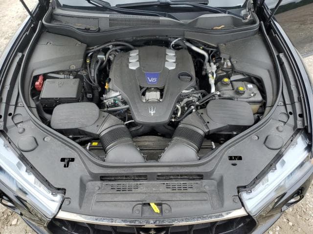 2018 MASERATI LEVANTE S 12
