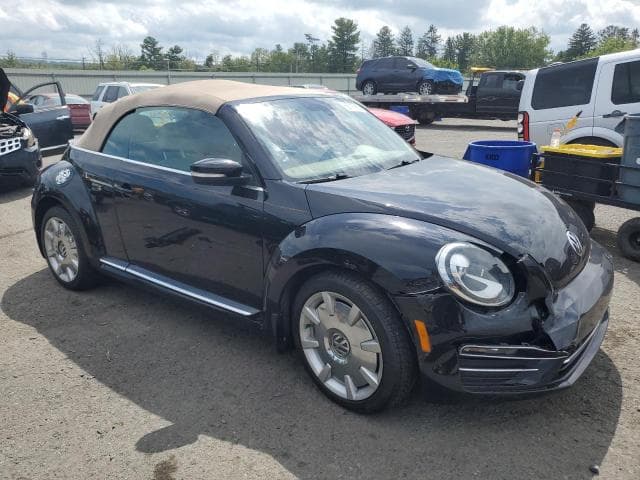2017 VOLKSWAGEN BEETLE S/SE 4