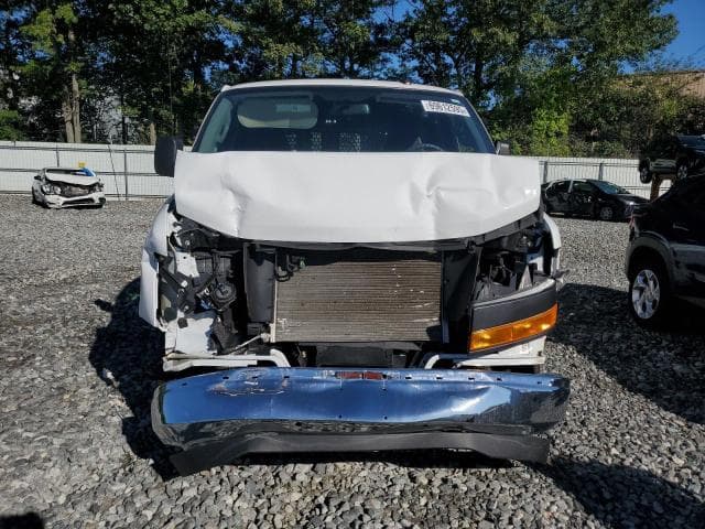2023 GMC SAVANA G2500 5