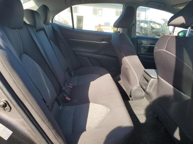 2018 TOYOTA CAMRY L L 11