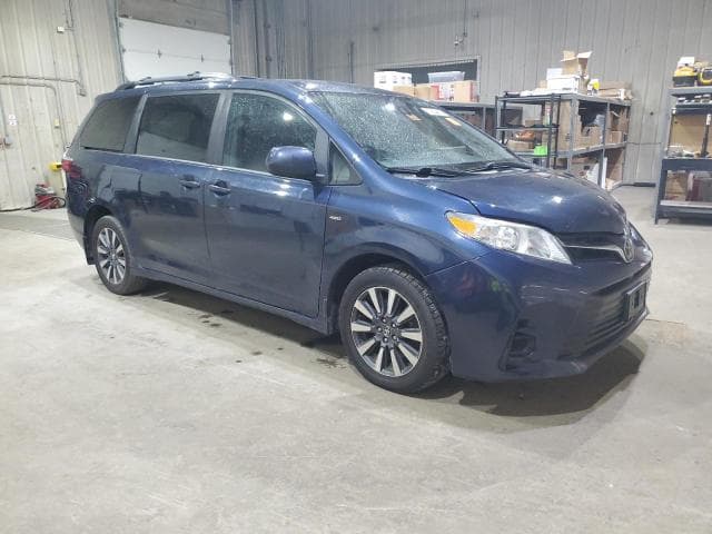 2018 TOYOTA SIENNA LE 7-PASSENGER 4