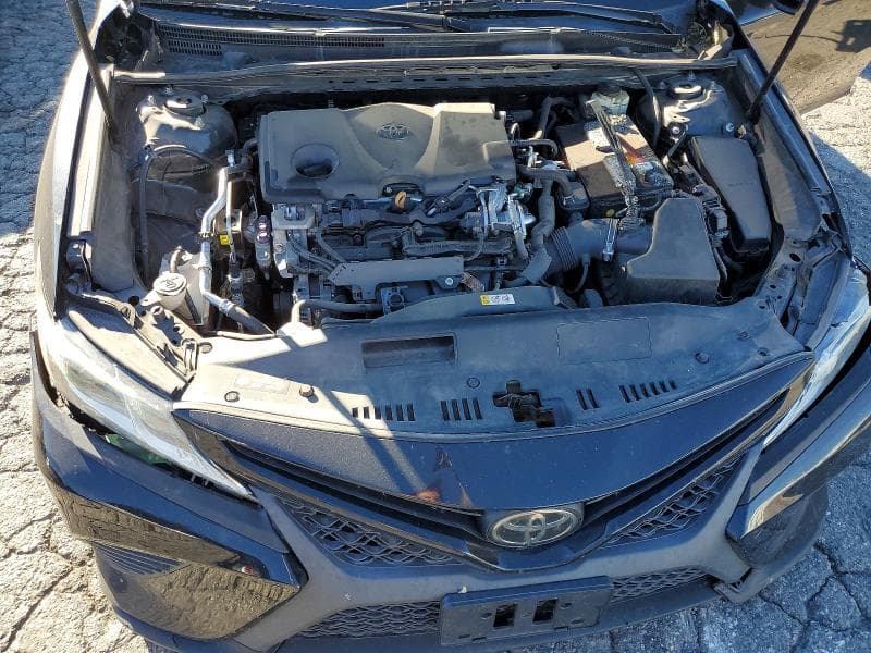 2018 TOYOTA CAMRY L 11