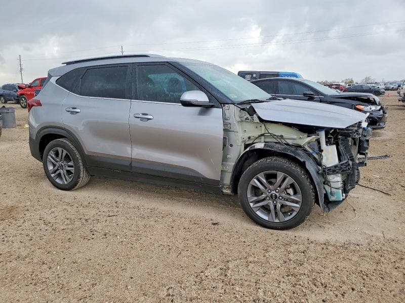 2021 KIA SELTOS S 4