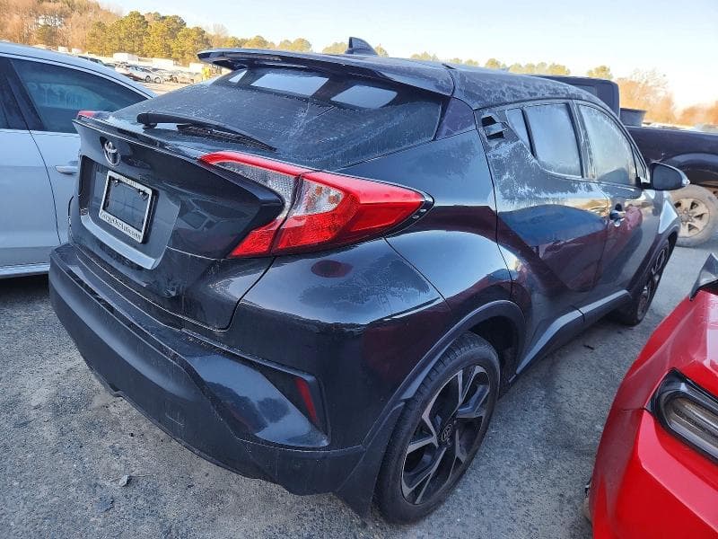 2022 TOYOTA C-HR XLE XLE 3