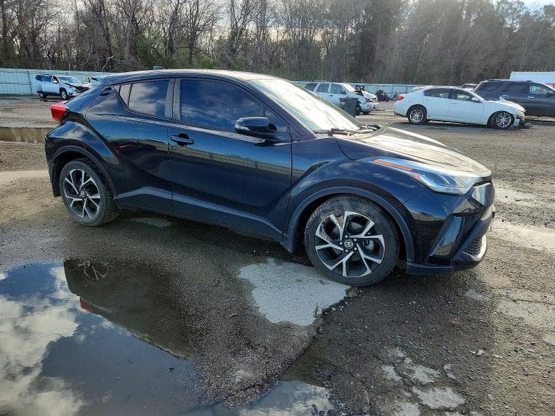 2022 TOYOTA C-HR XLE XLE 4