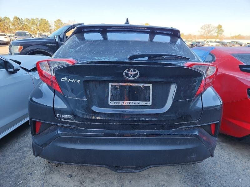 2022 TOYOTA C-HR XLE XLE 6