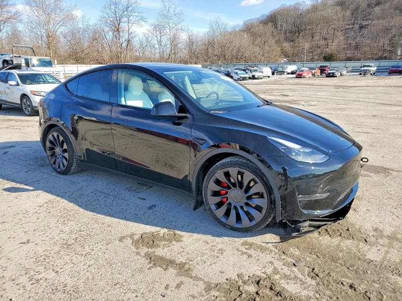 2024 TESLA Y 4