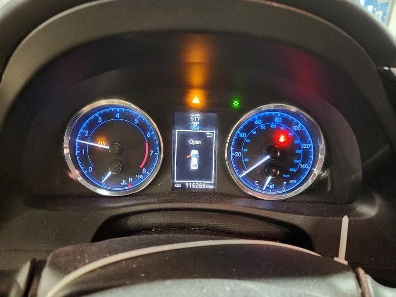 2018 TOYOTA COROLLA L 9