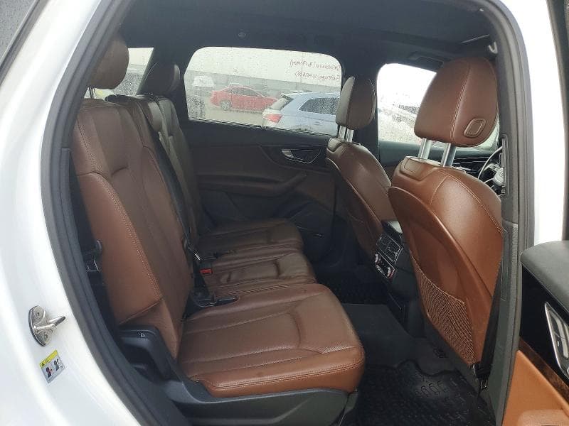 2017 AUDI Q7 11