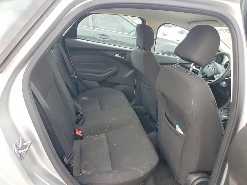 2016 FORD FOCUS SE 10
